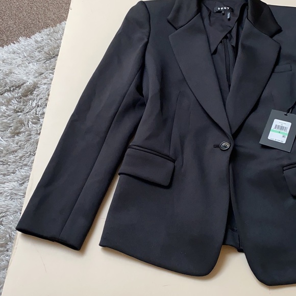 NWT DKNY One Button Blazer [7] - Picture 9 of 14